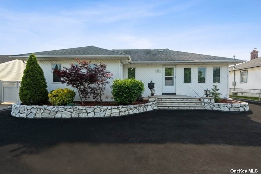 1090 Mclean Avenue - Photo 1