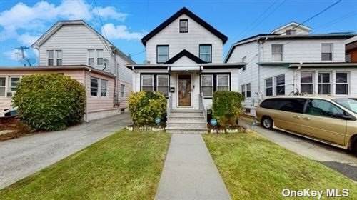 118-05 195 Street - Photo 1