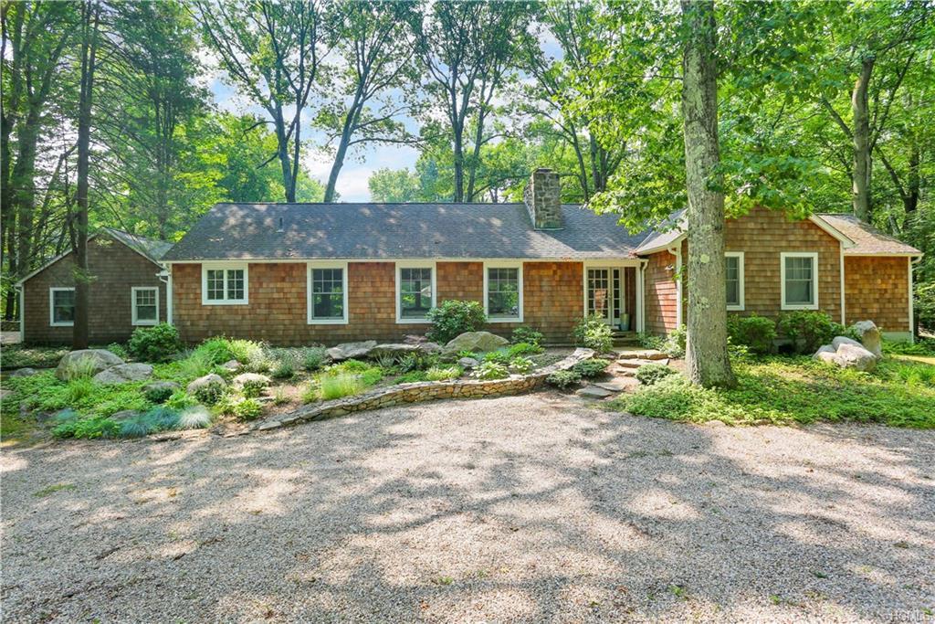 107 Eastwoods Road - Photo 1