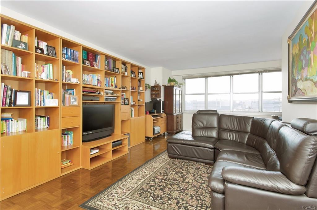 555 Kappock Street - Photo 1