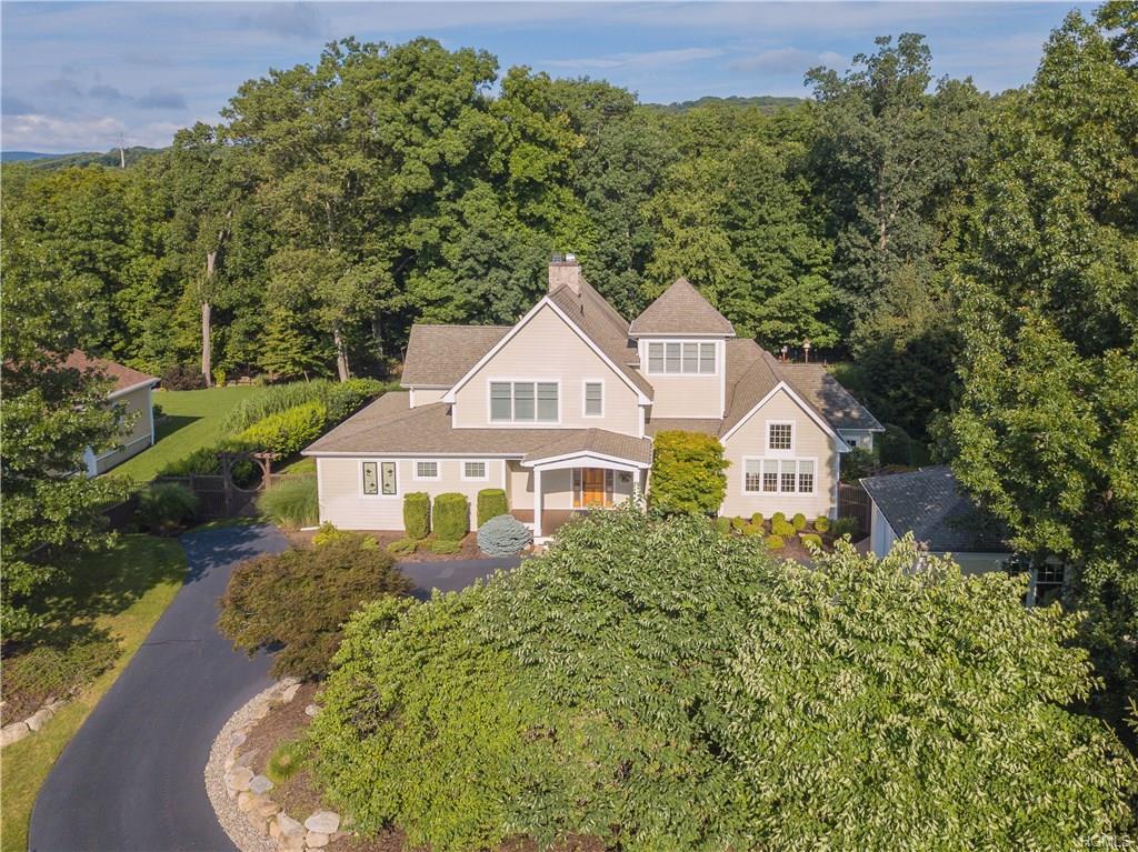9 Tomlins View - Photo 1