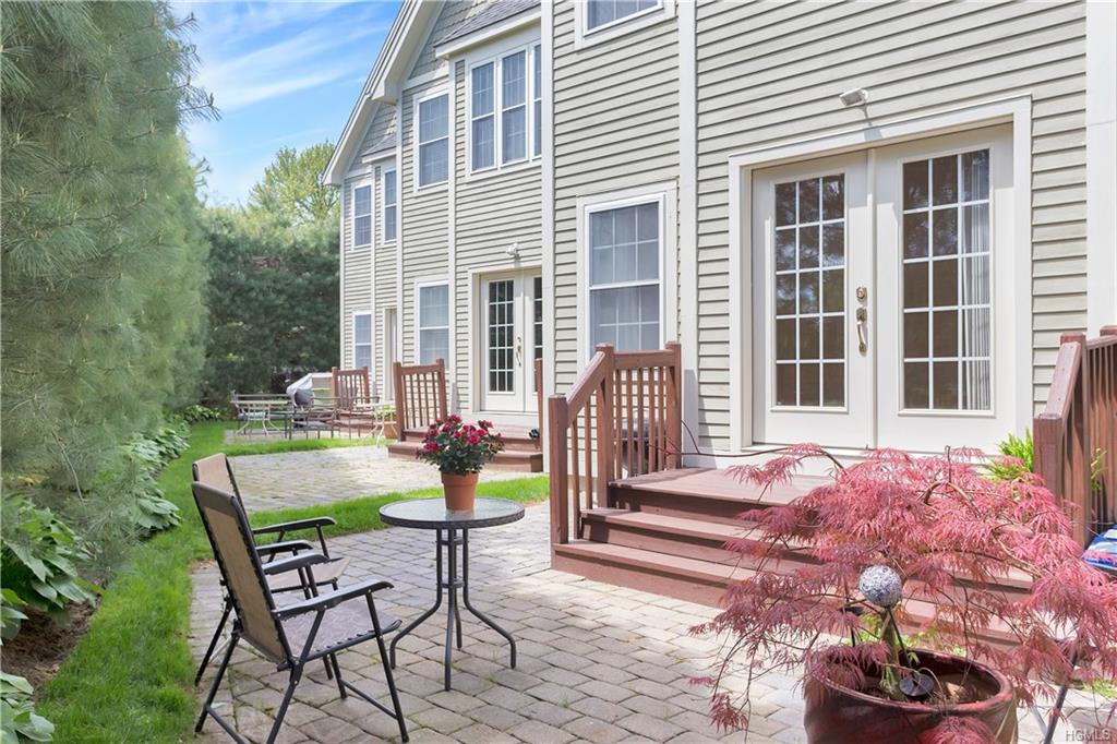 83 Kings Highway - Photo 1