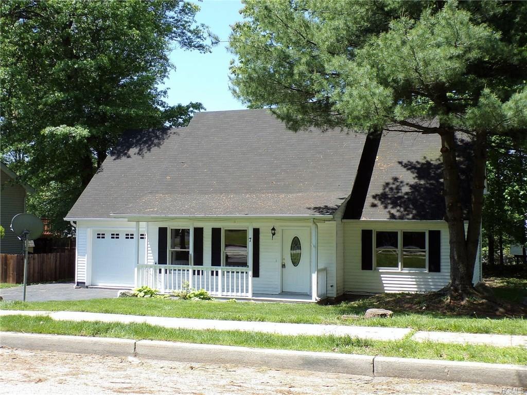 7 Princeton Drive - Photo 1