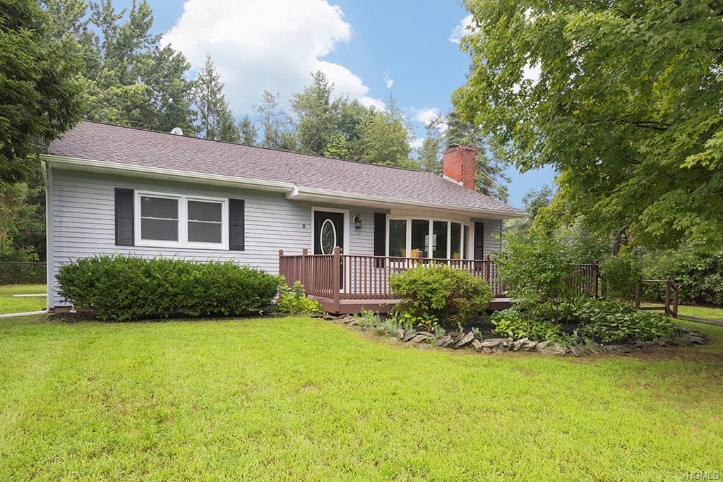 8 Greentree Drive - Photo 1