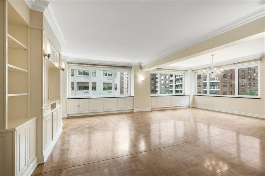 25 Sutton Place - Photo 1