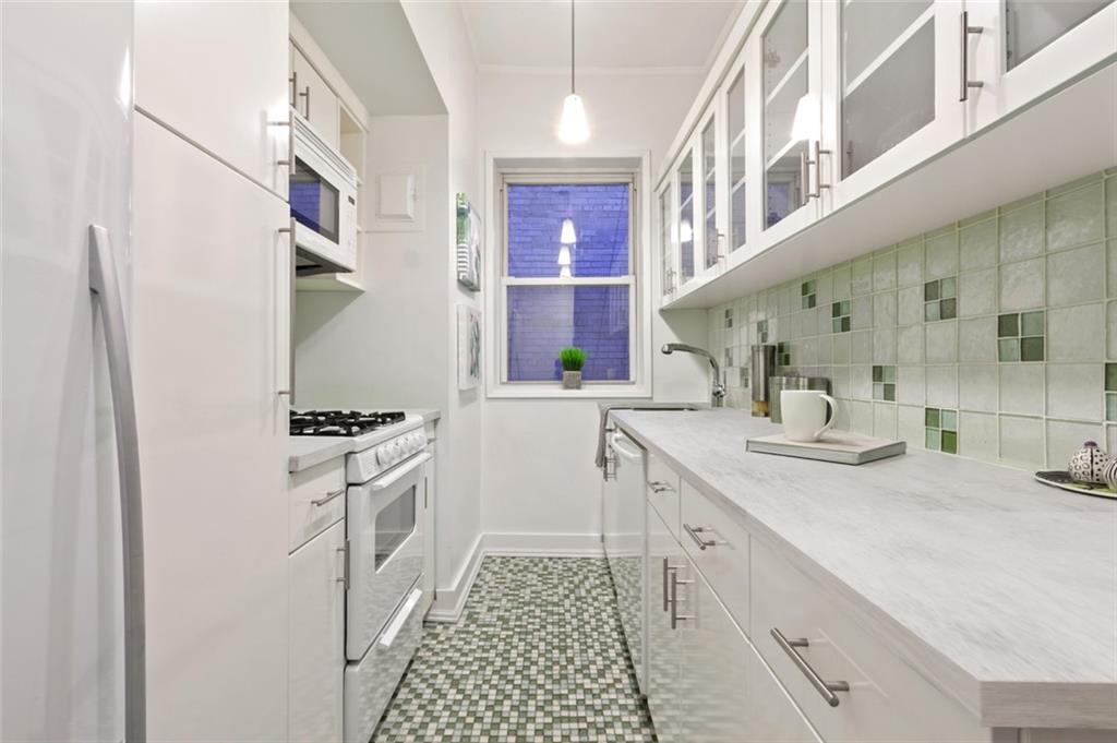 254 25th Street - Photo 1