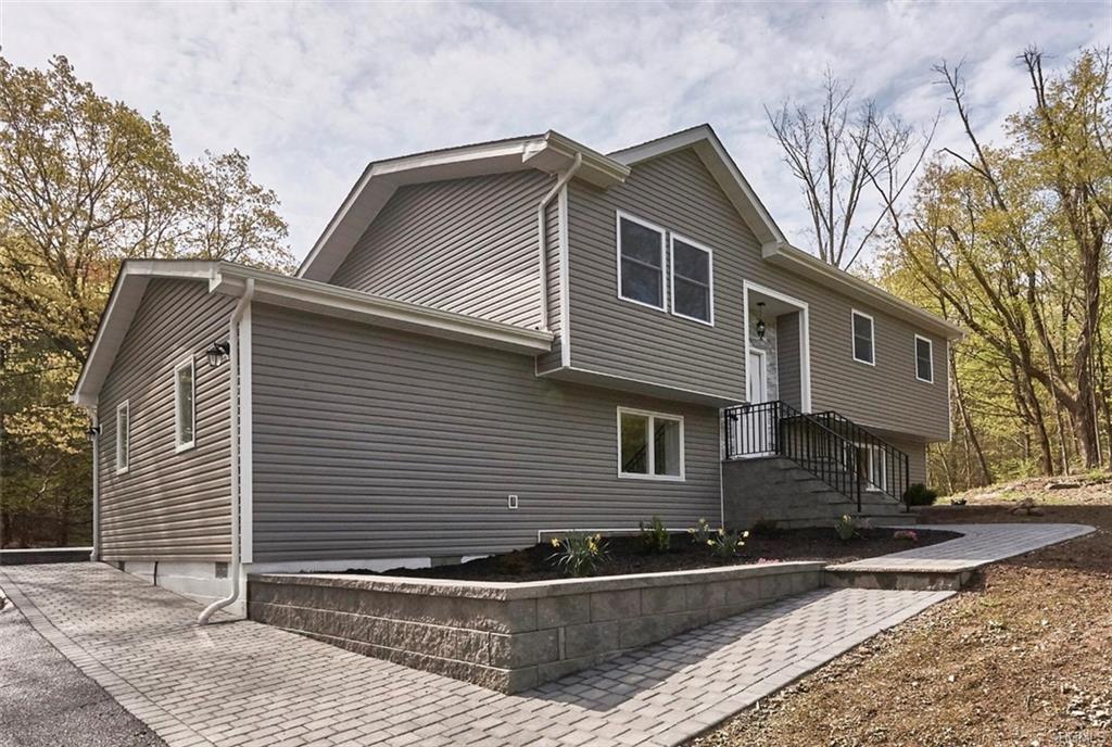 77 Warwick Turnpike - Photo 1