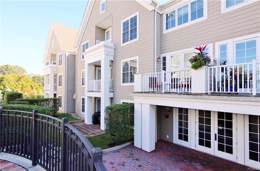 77 Havemeyer Lane - Photo 1