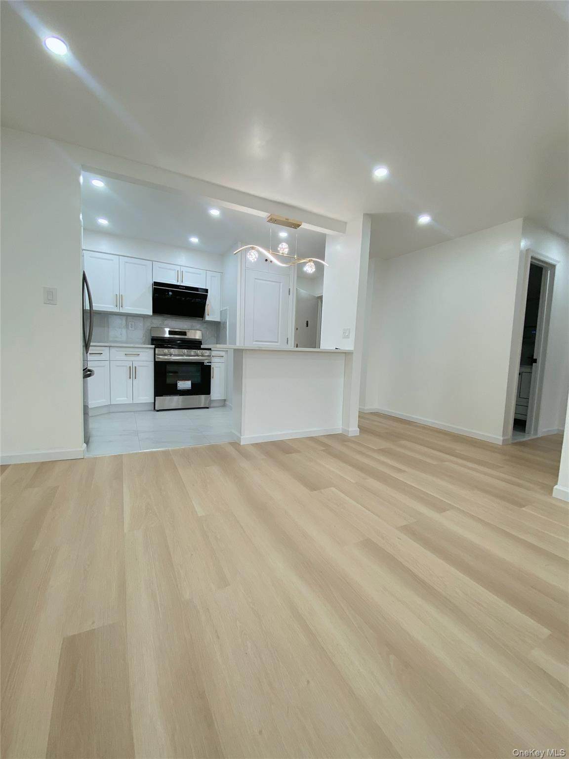 144-23 Barclay Avenue - Photo 1