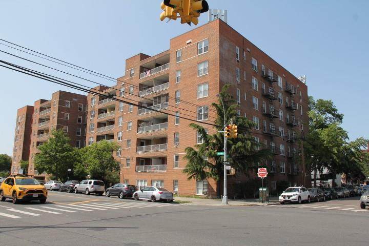 60-11 Broadway - Photo 1