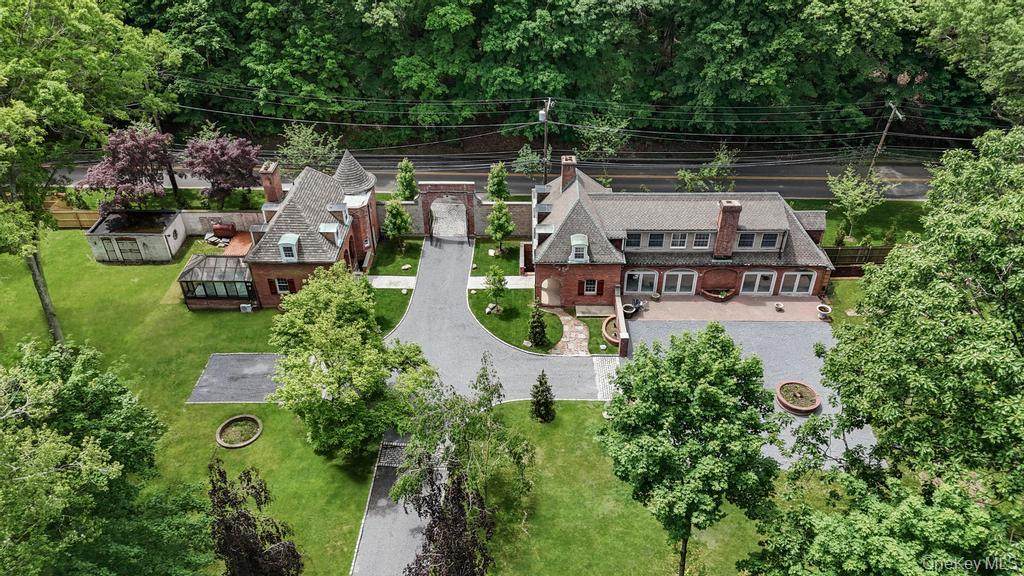 22 Brookville Road - Photo 1