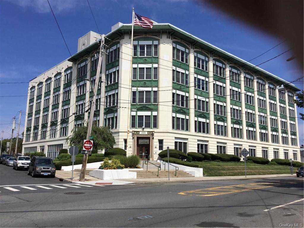 1 Landmark Square - Photo 1