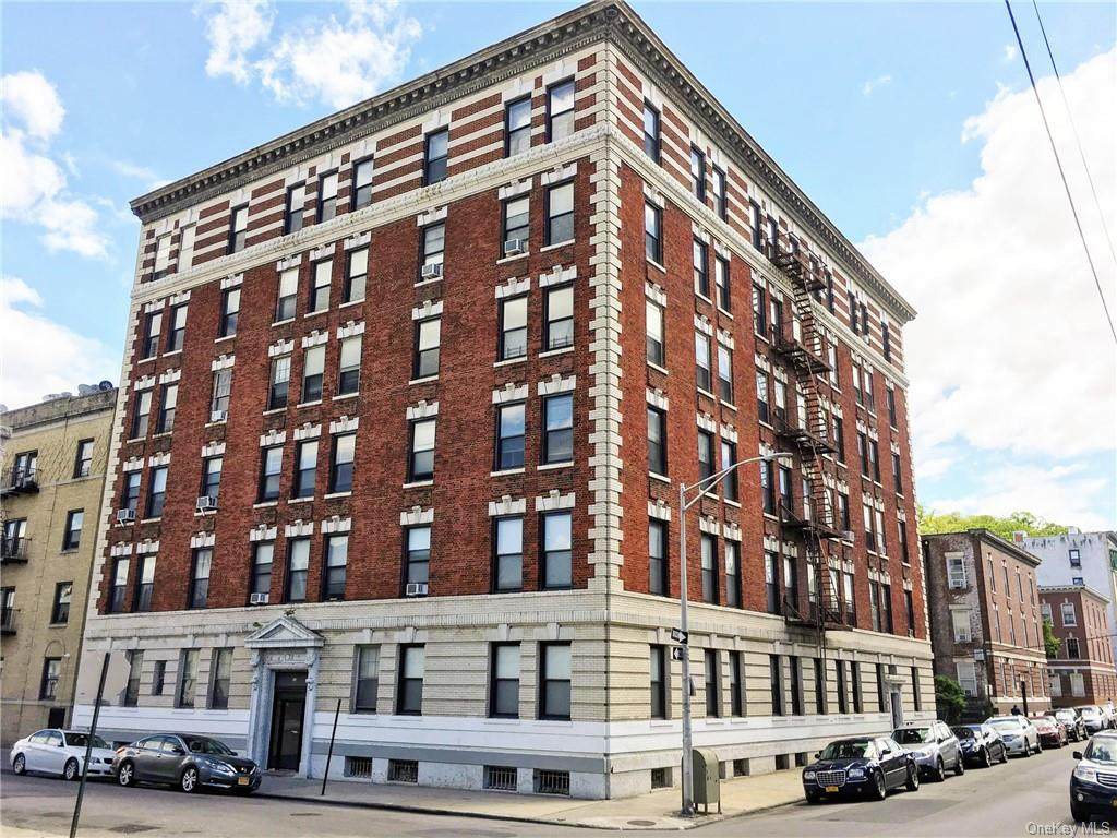92 Hamilton Avenue - Photo 1