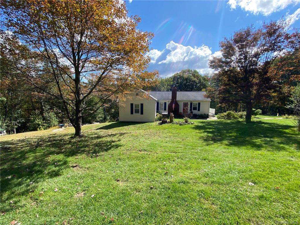 31 Leslie Drive - Photo 1