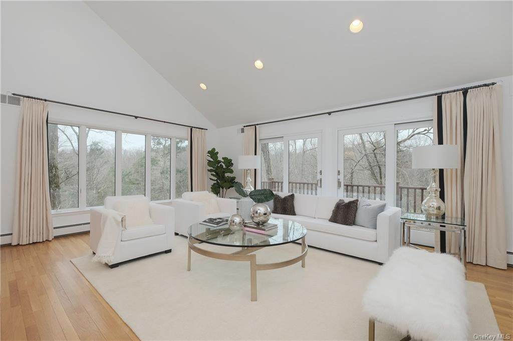 1 Tanglewild Place - Photo 1