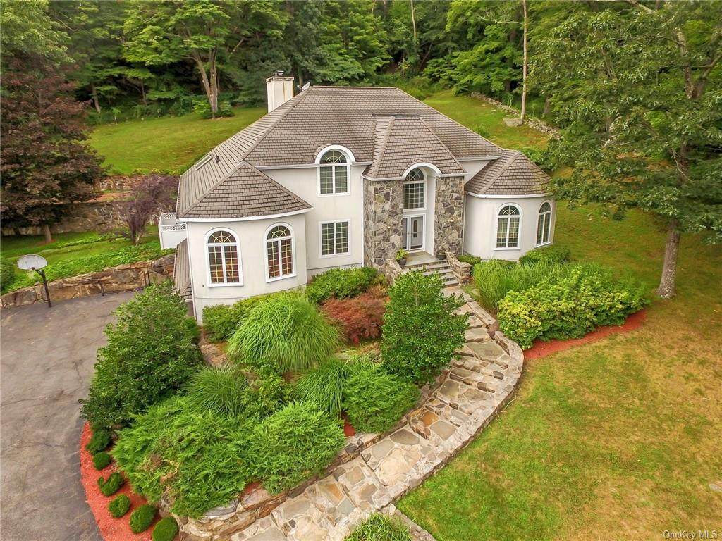 916 Old Post Road - Photo 1