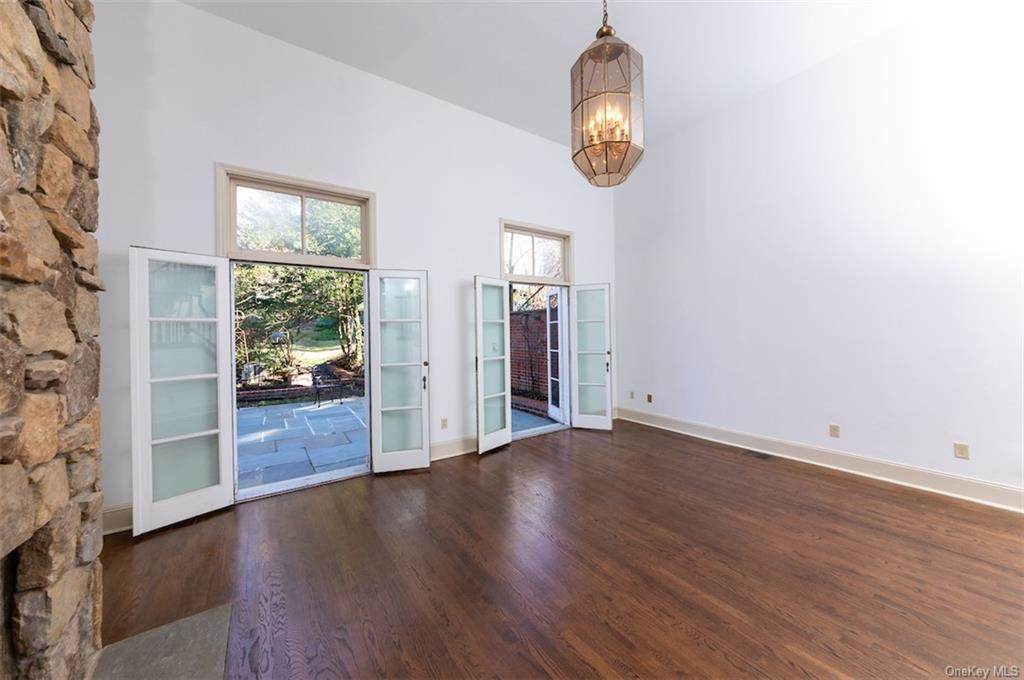 152 Broadway - Photo 1