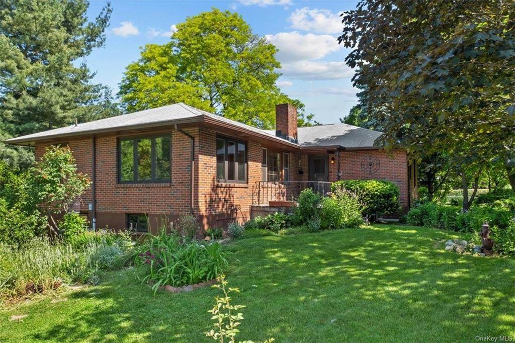 1 Wyandotte Avenue - Photo 1