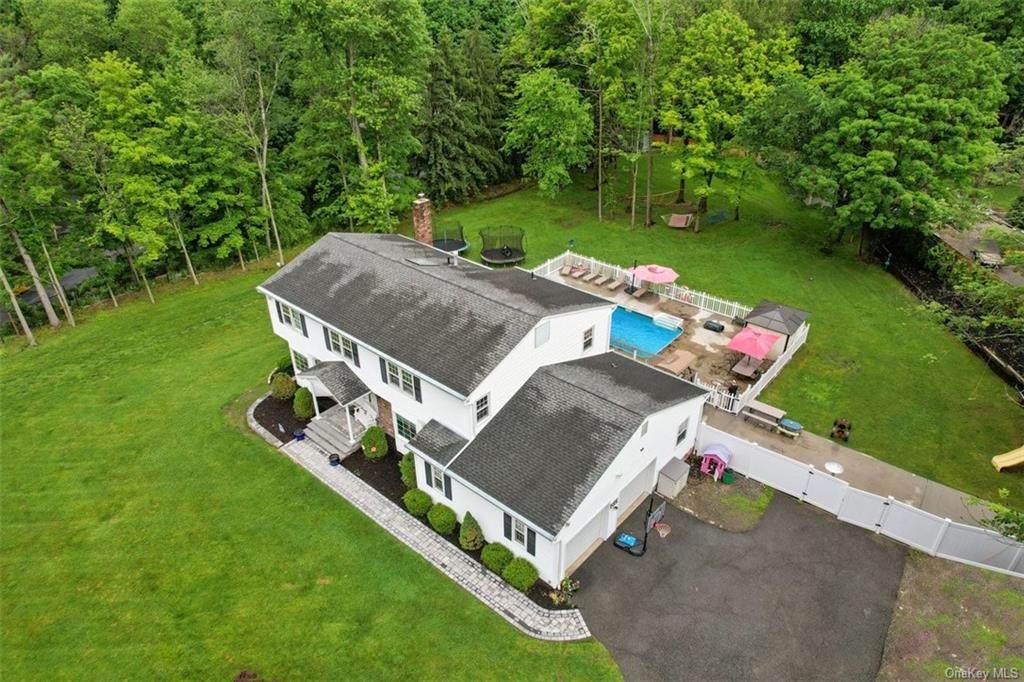 828 Bradley Parkway - Photo 1