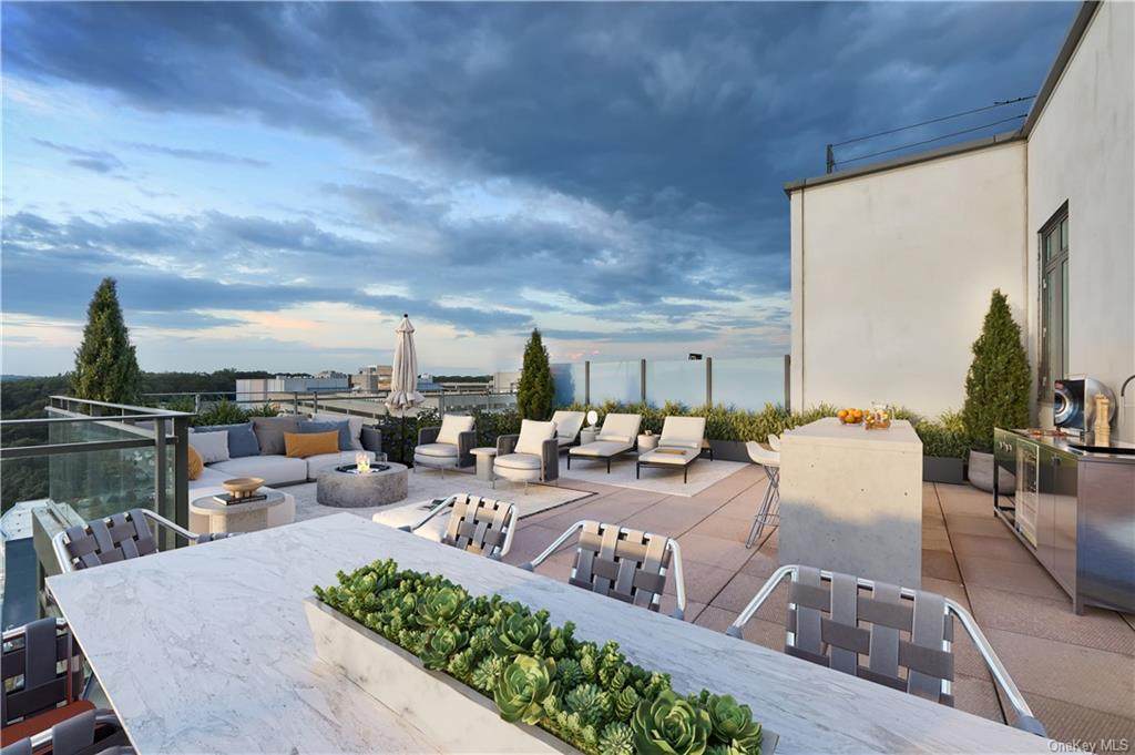 701 Ridge Hill Boulevard - Photo 1