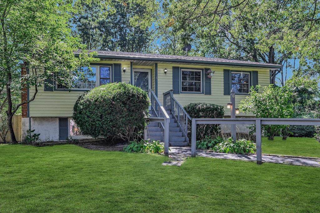 6 Yale Street - Photo 1