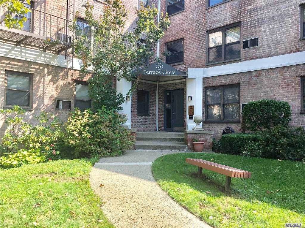 3 Terrace Circle - Photo 1