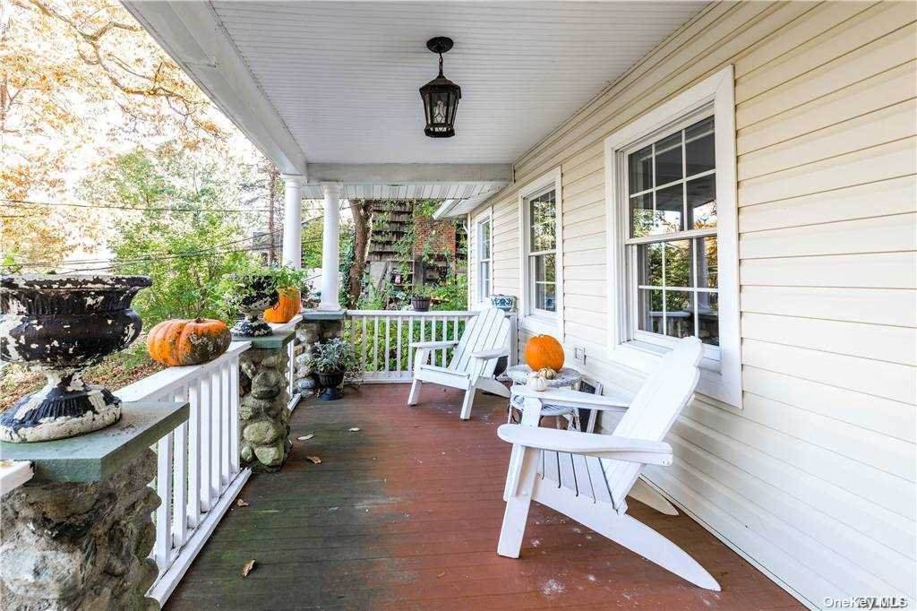 40 North Drive - Photo 1