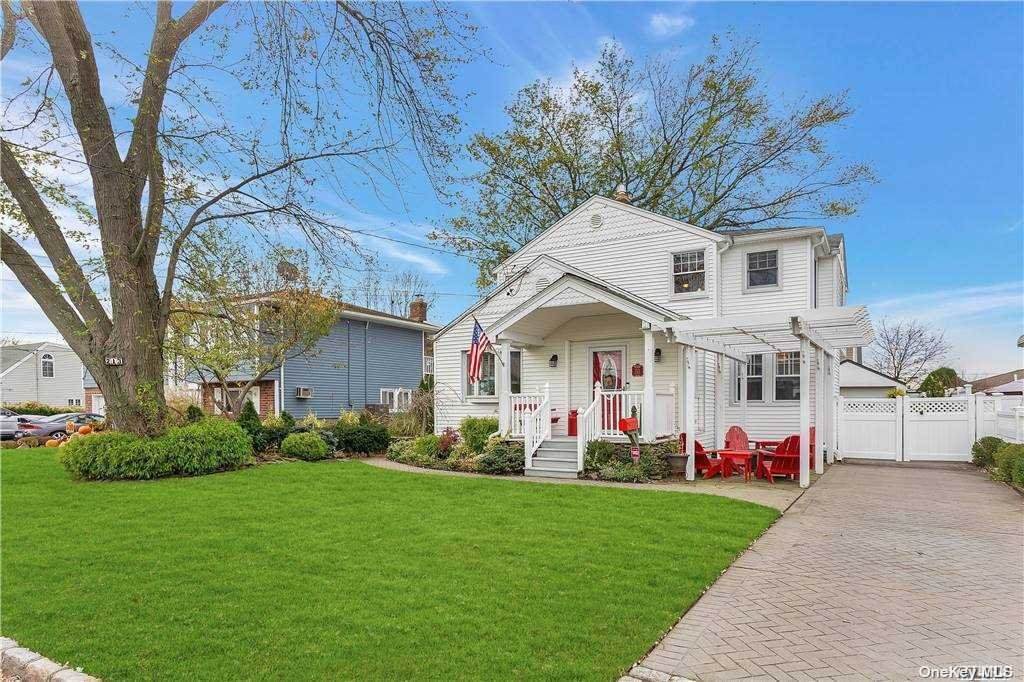 213 Biltmore Boulevard - Photo 1