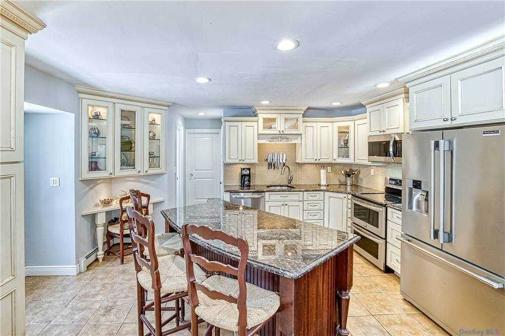 230 Bernstein Boulevard - Photo 1