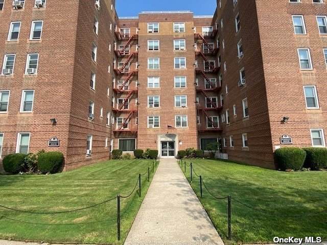 30-11 Parsons Boulevard - Photo 1