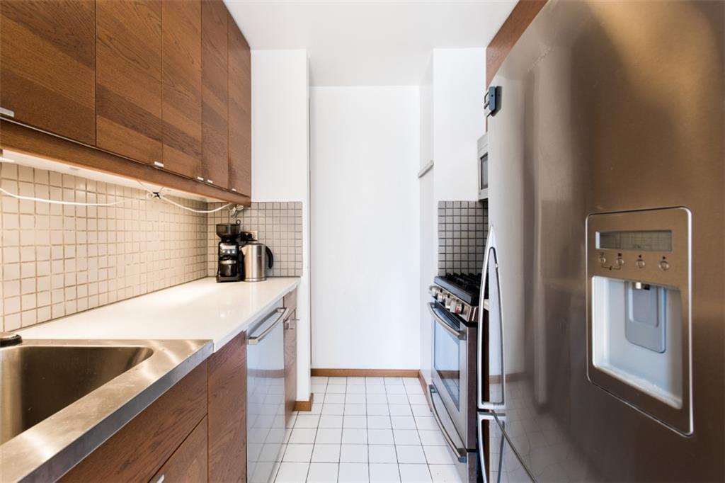 295 Greenwich Street - Photo 1