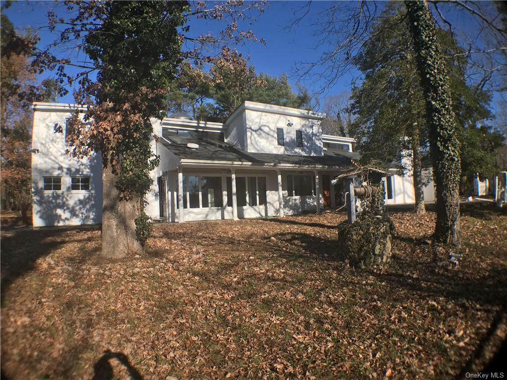 549 Woodbury Road - Photo 1