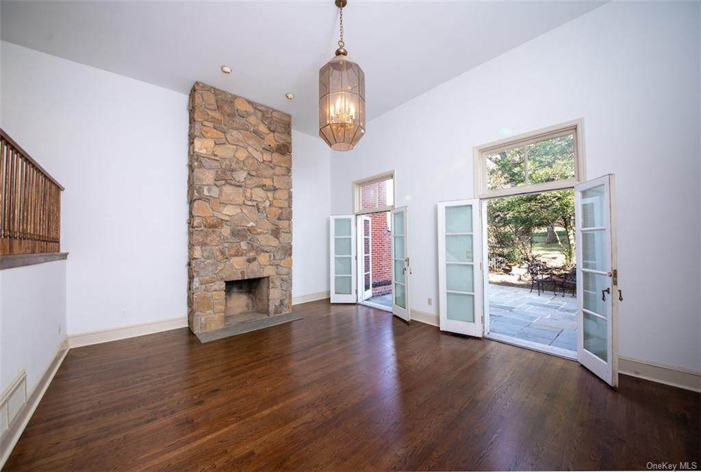 152 Broadway - Photo 1