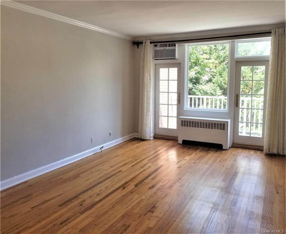 920 Pelhamdale Avenue - Photo 1