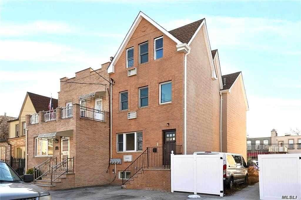 7846 79 Place - Photo 1