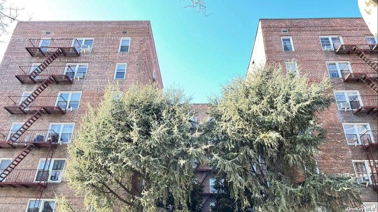 134-33 Blossom Avenue - Photo 1