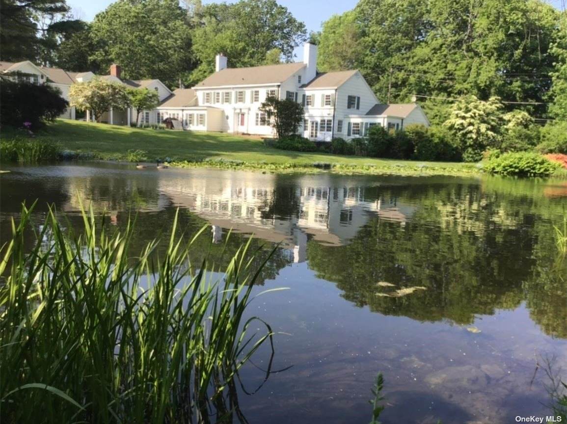 384 Oyster Bay Road - Photo 1
