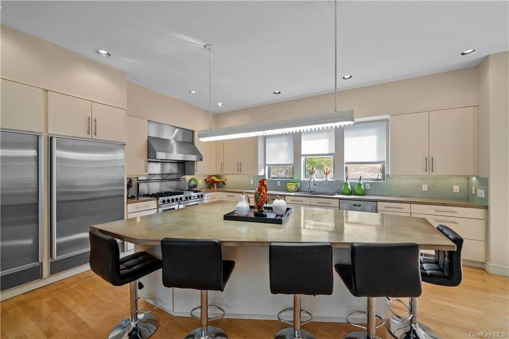 51 Kingwood Park - Photo 1