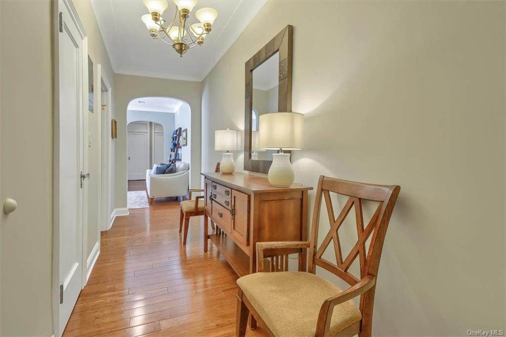 5 Franklin Avenue - Photo 1
