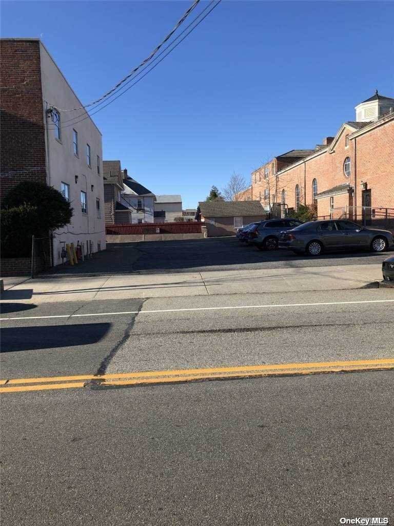 167 Willis Avenue - Photo 1