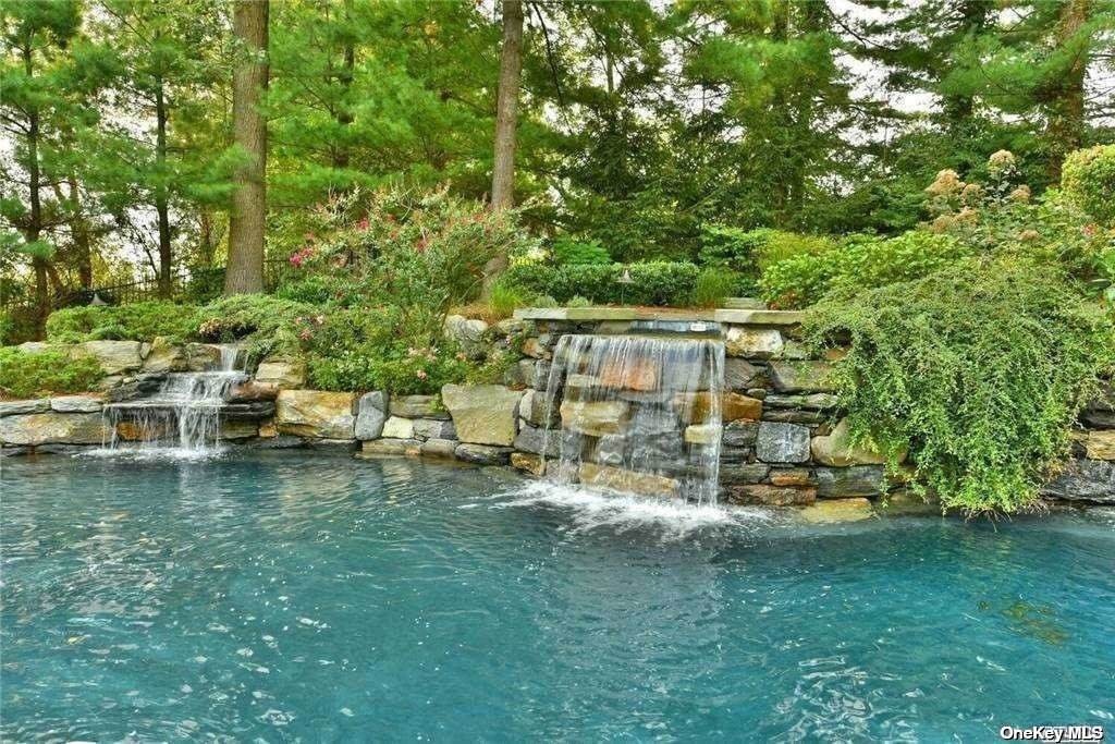 9 Earle Drive - Photo 1