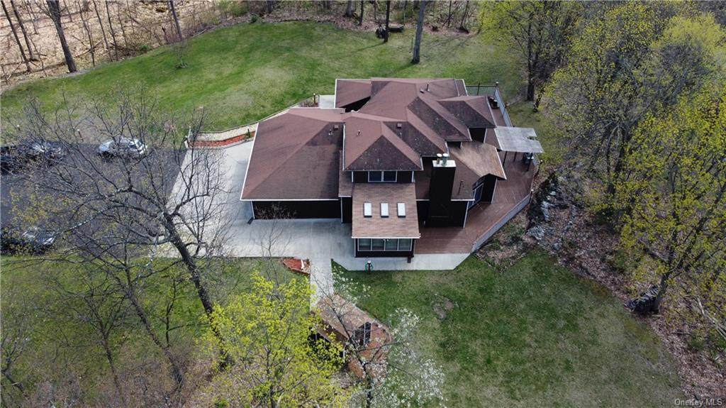 18 Camelot Drive - Photo 1