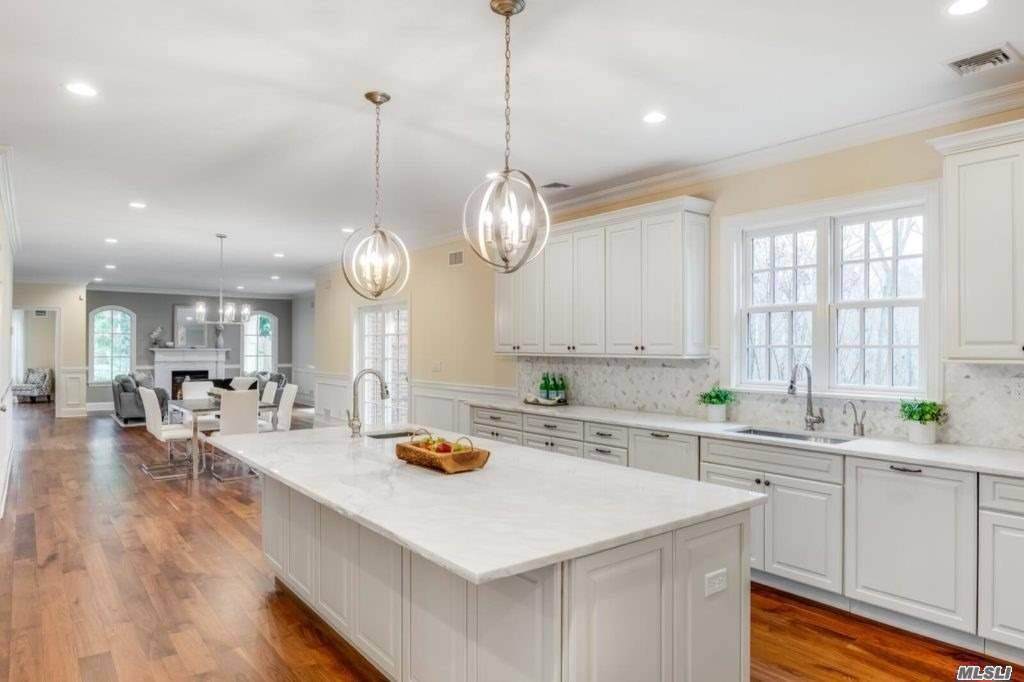 677 Linda Court - Photo 1