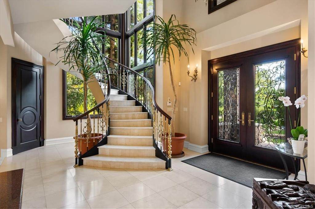 87 Lakeshore Drive - Photo 1