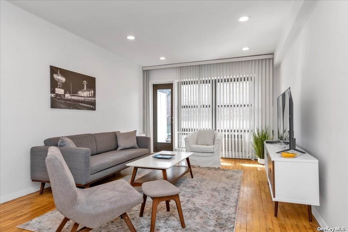15 Hill Park Avenue - Photo 1