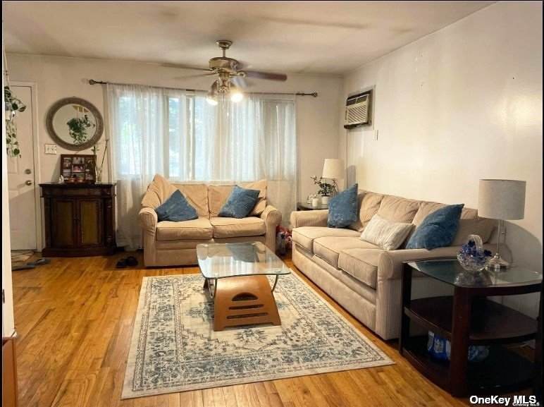 89-29 Moline Street - Photo 1