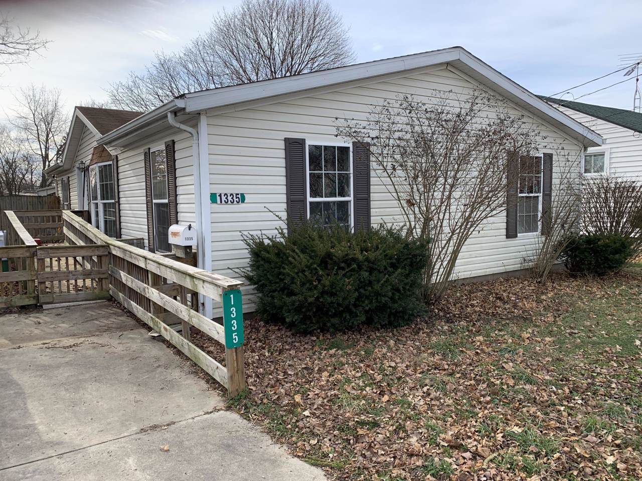1335 Rutland Avenue - Photo 1