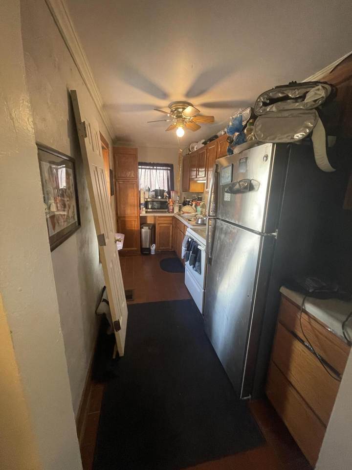 915-915 Pleasant Street - Photo 1