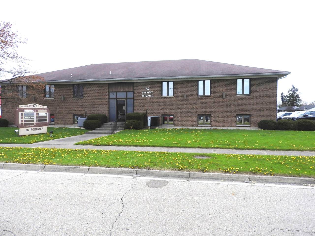76 Fordway Drive - Photo 1