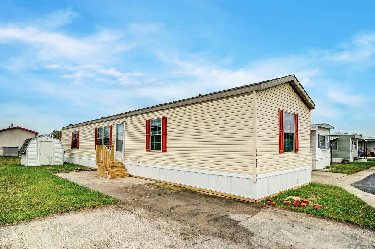 12054 Shannon Drive - Photo 1